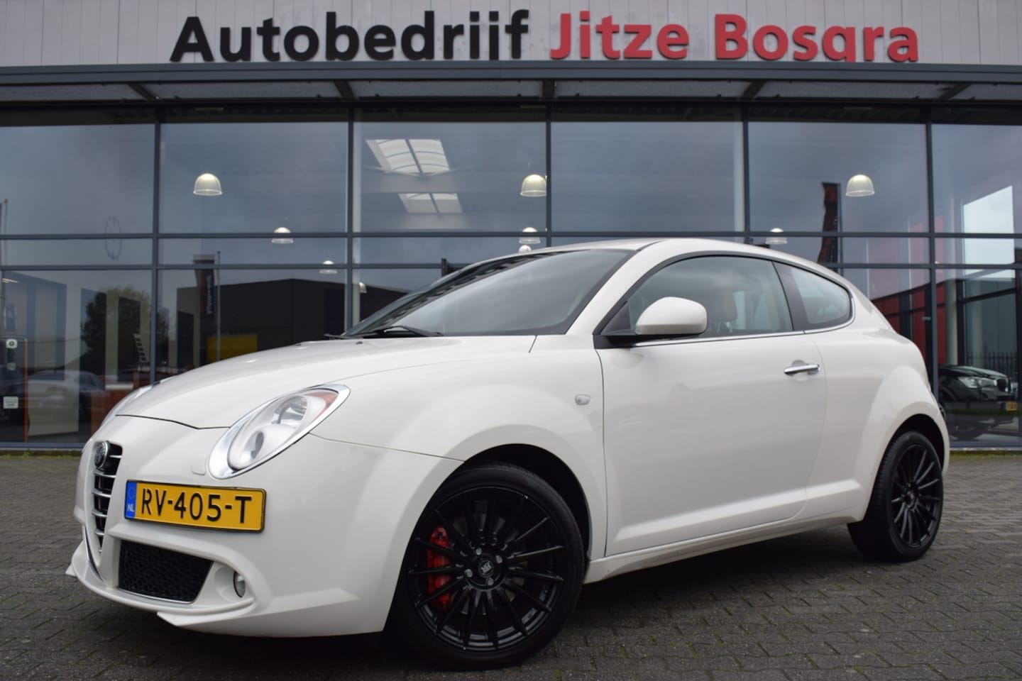 Alfa Romeo MiTo - 1.4 T Distinctive ECC | Carplay | Xenon | Bruin Leder | Sportstoelen | 17 Inch LMV - AutoWereld.nl