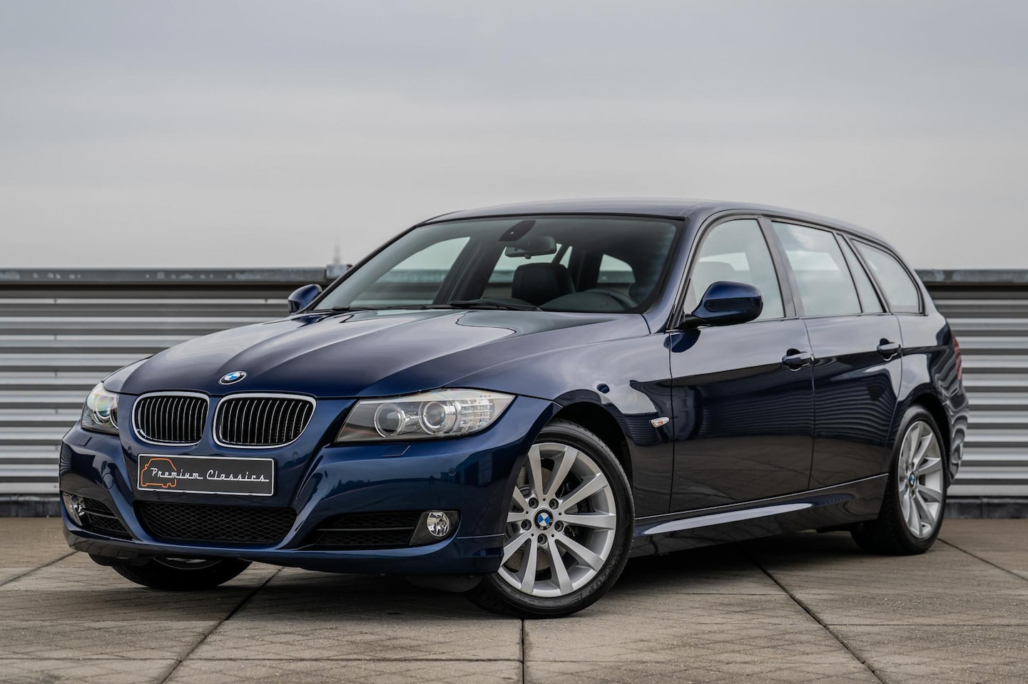 BMW 3-serie Touring - 330i High Executive | 121.000KM | Individual | Sport Seats | Bluetooth - AutoWereld.nl