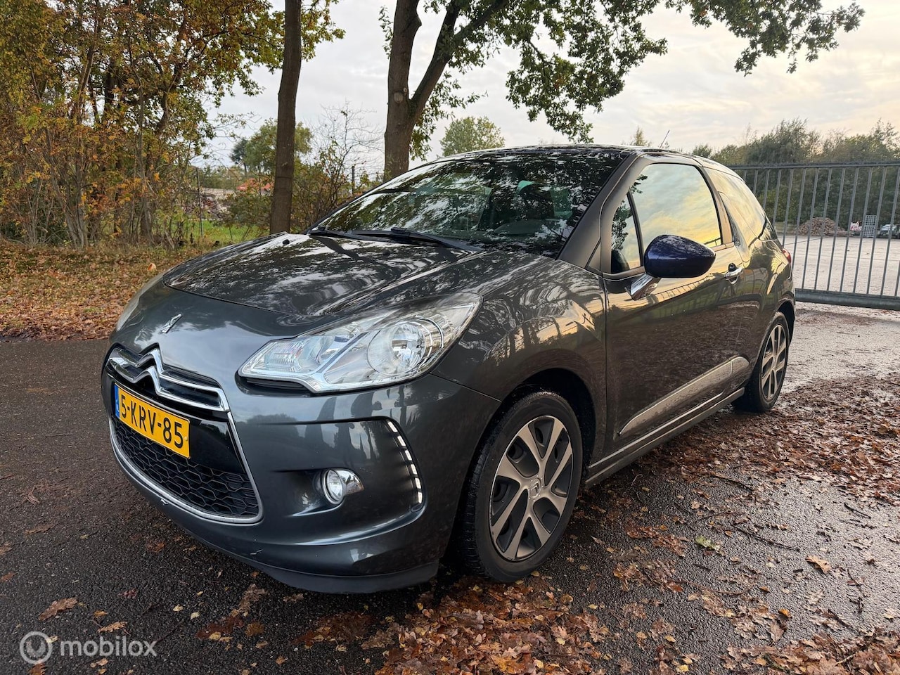 Citroën DS3 - 1.2 VTi So Chic/NWE KOPPAKING/DISTRIEBUTDIERIEM - AutoWereld.nl