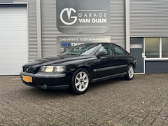 Volvo S60 - 2.4 170PK NIEUWE APK Airco, Trekhaak, CruiseControl, MultifunctioneelStuur, Centr.Vergr.,