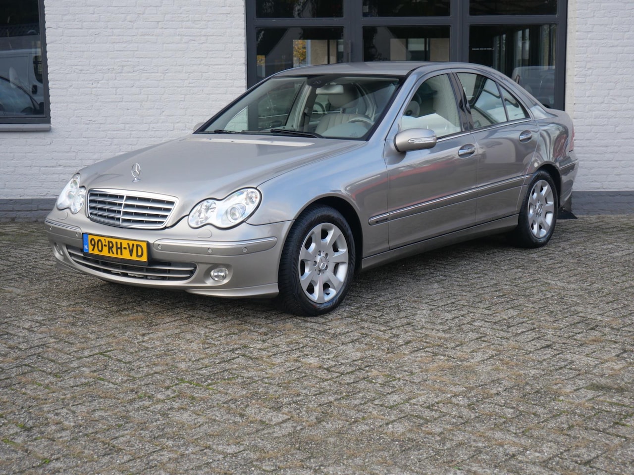 Mercedes-Benz C-klasse - 240 Elegance Airco Xenon Pdc Leder Memory stoelen - AutoWereld.nl
