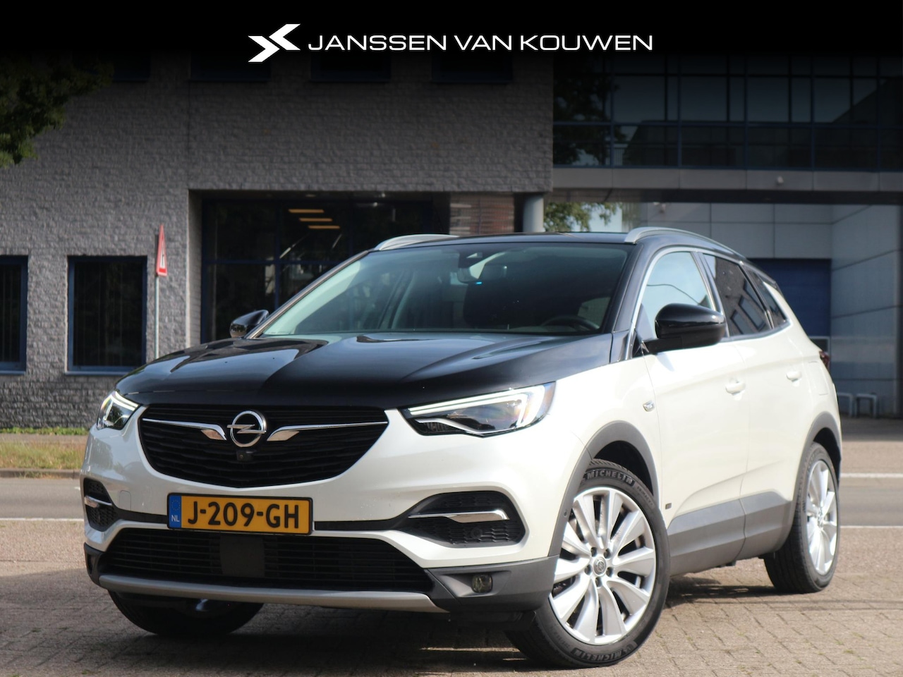 Opel Grandland X - 1.6 Turbo Hybrid4 Innovation / Leder / Stoelventilatie / Rondomzicht / Adaptive cruise con - AutoWereld.nl