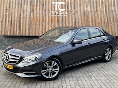 Mercedes-Benz E-klasse - 300d Avantgarde Automaat 231pk | LED lampen adaptief | Half-Leer/stof | Parkeersensoren vo
