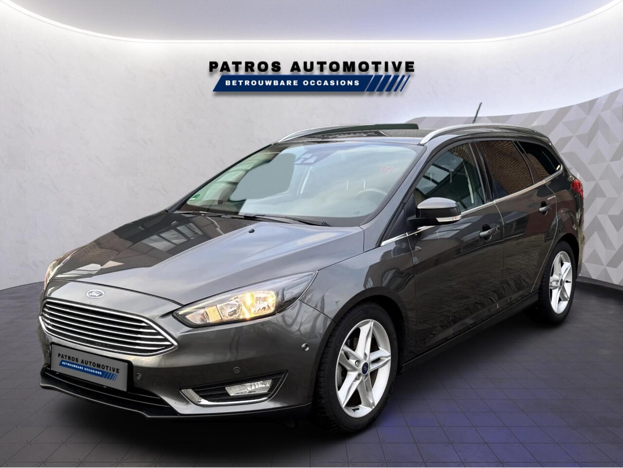 Ford Focus - 1.0 EcoBoost Titanium | Navi | PDC | Camera - AutoWereld.nl