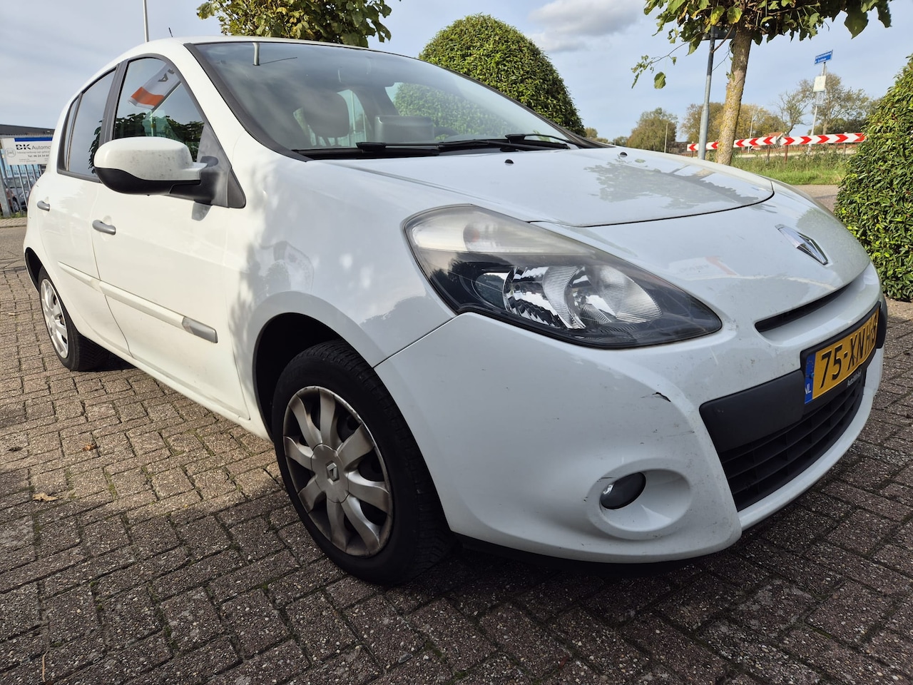 Renault Clio - 1.2 Authentique - AutoWereld.nl