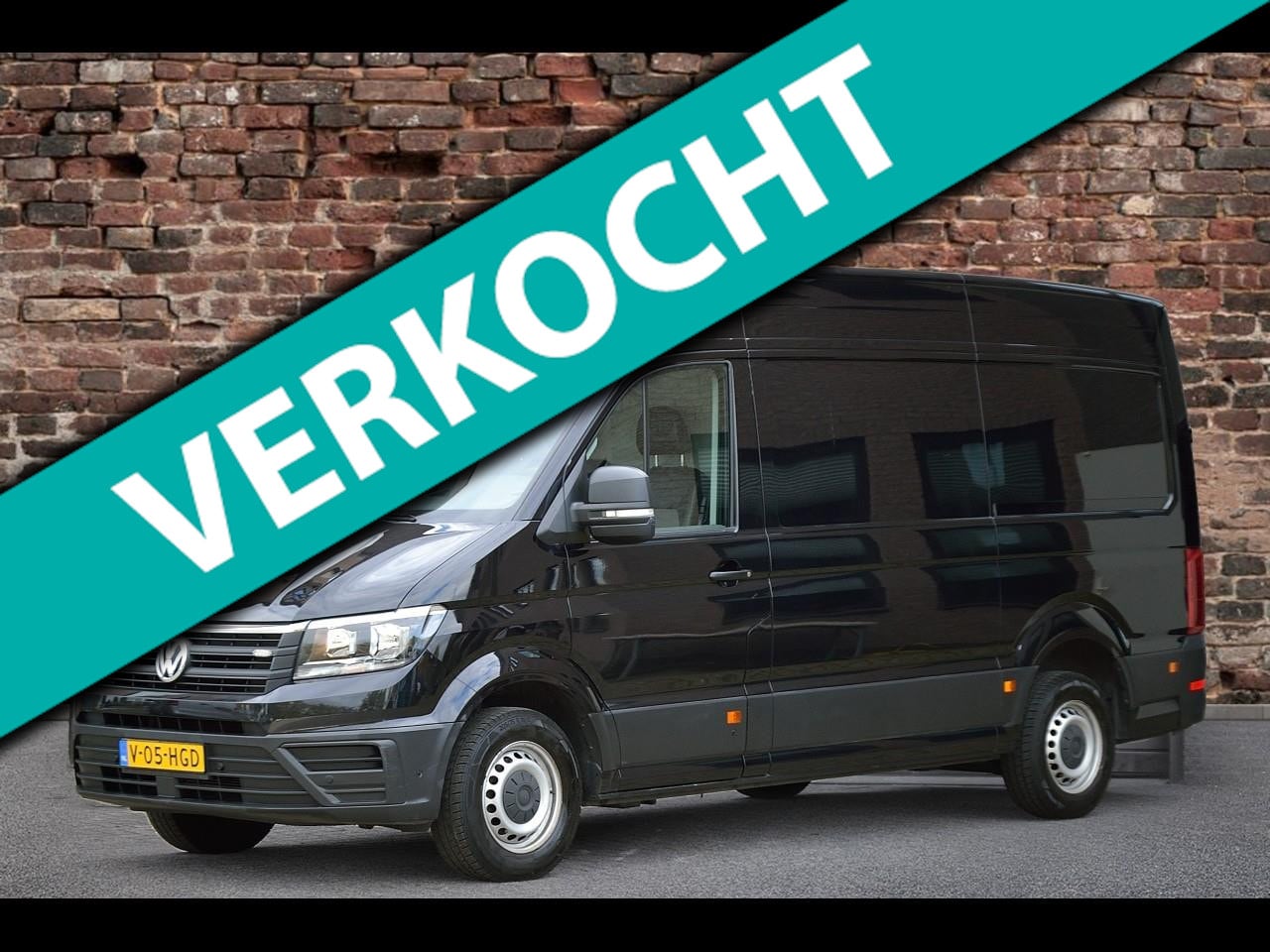 Volkswagen Crafter - 35 2.0 TDI L3H3 177PK Automaat Comfortline | Trekhaak | Camera | App Connect - AutoWereld.nl