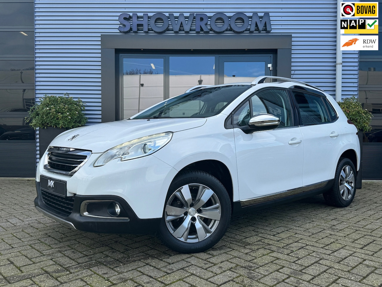 Peugeot 2008 - 1.2 PureTech Allure Pack Automaat|PDC|JBL|Leder - AutoWereld.nl