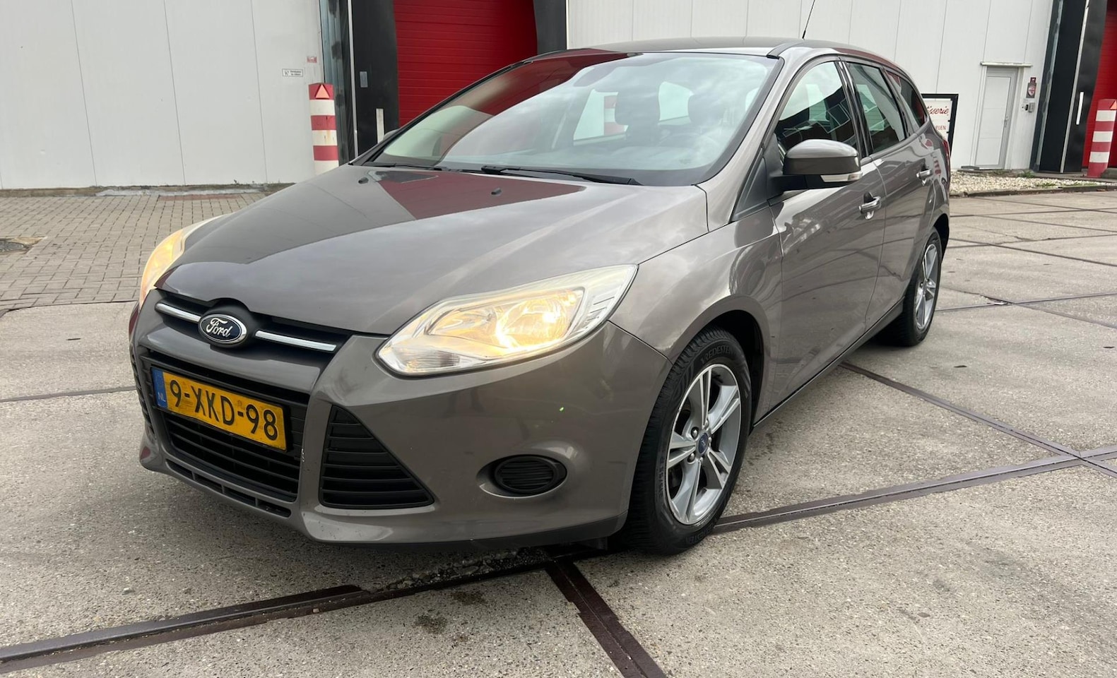 Ford Focus Wagon - 1.0 EcoBoost Edition revisie motor - AutoWereld.nl