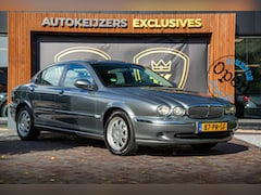 Jaguar X-type - 2.5 V6 Stuurwielbed. Airco 16"L.M. Radio/CD Parkeersensoren