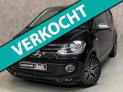 Volkswagen Up! - 1.0 high up /Navi /Parkeersensoren /Stoelverwarming