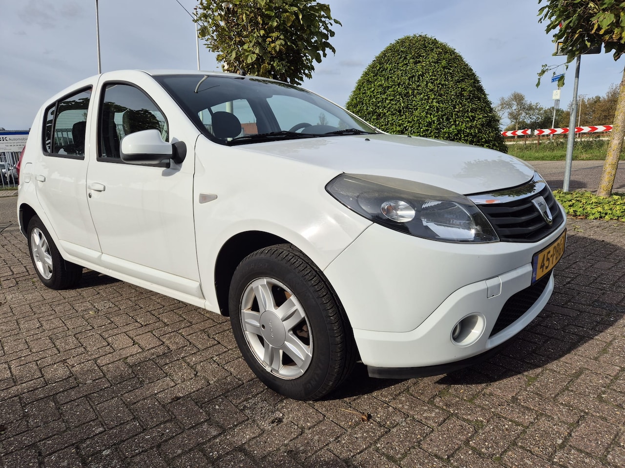 Dacia Sandero - 1.2 Blackline - AutoWereld.nl