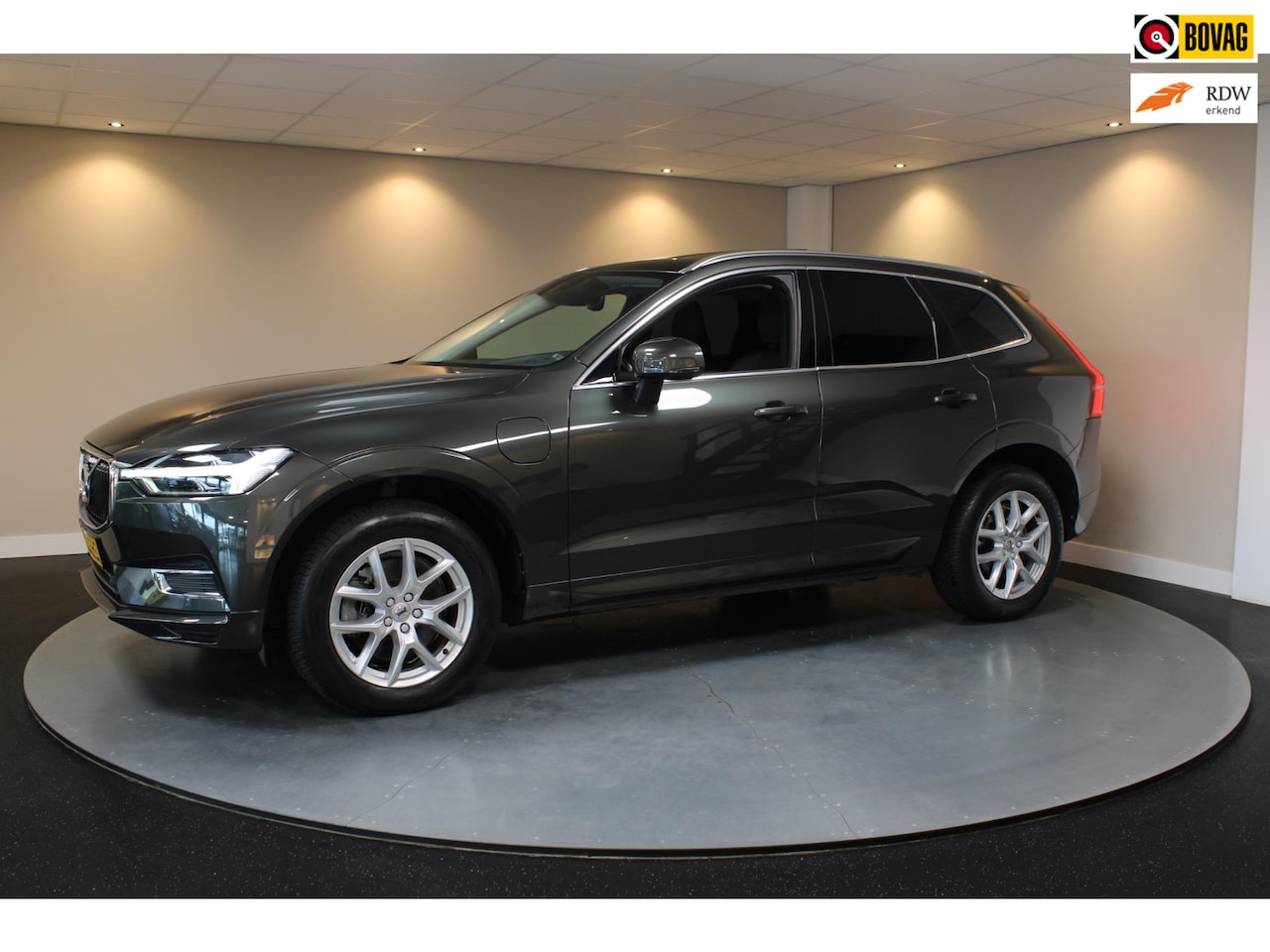 Volvo XC60 - 2.0 T8 Twin Engine AWD Inscription *392Pk* Crystal-pook|Pano|Carplay - AutoWereld.nl