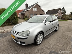 Volkswagen Golf - 2.0 FSI Sportline