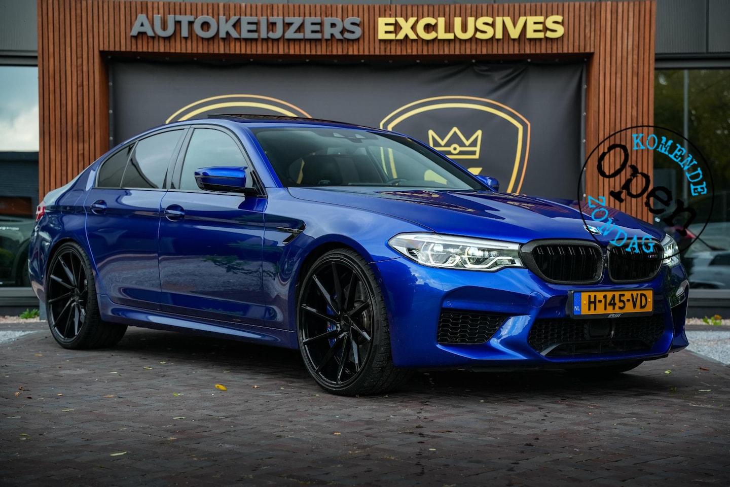BMW M5 - 5-serie F90 Schuifdak Marina Blue 22'' Vossen Downpipe - AutoWereld.nl