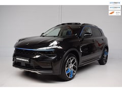 Lynk & Co 01 - 1.5 360 CAMERA / INFINITY GELUID / PANORAMADAK / ADAPT.CRUISE / 20INCH / LED / SFEERVERLIC