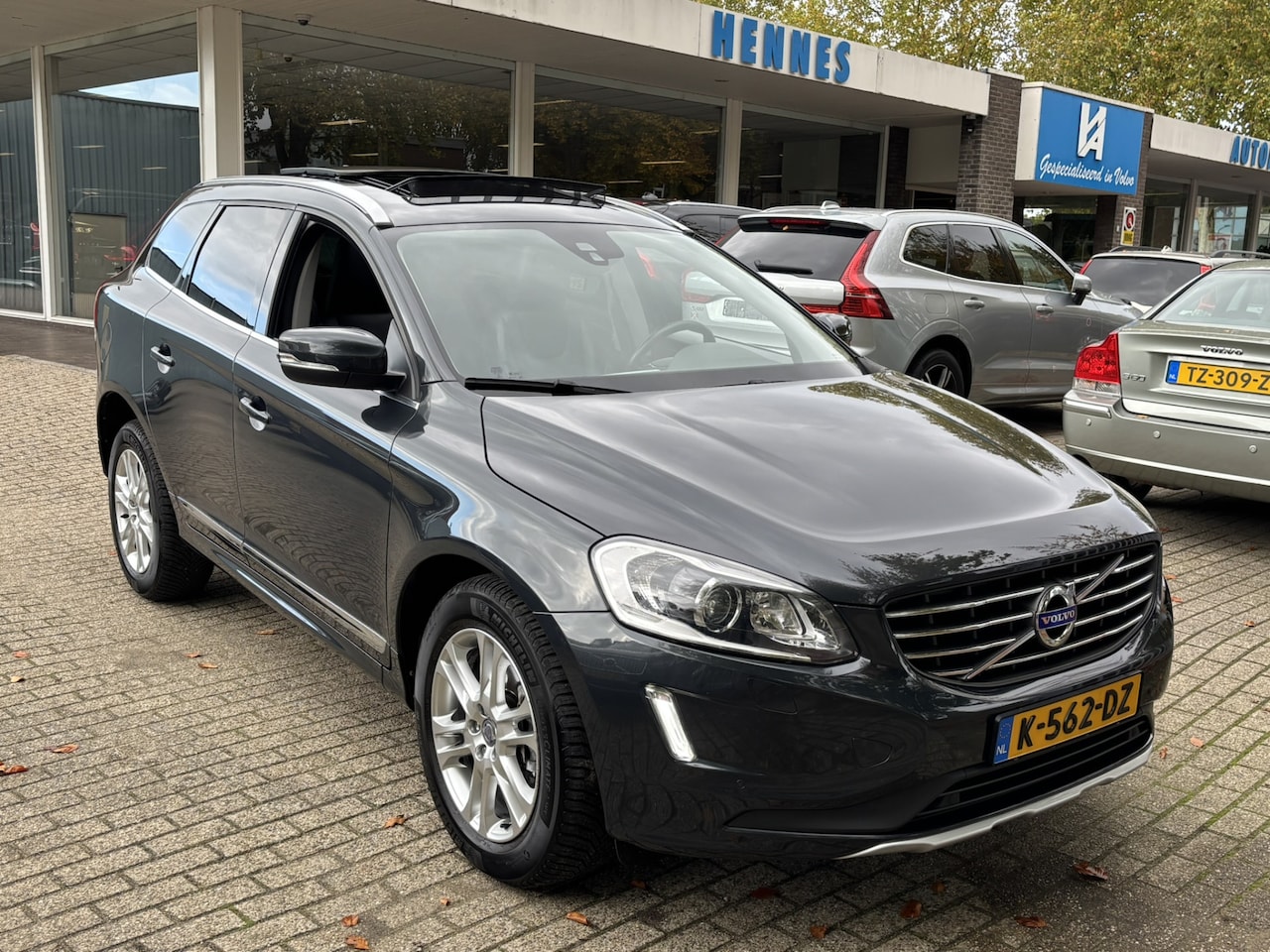Volvo XC60 - 2.0 T5 245pk Aut8 Summum Panorama PDC camera - AutoWereld.nl