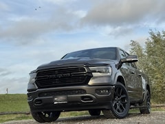 Dodge Ram 1500 - Laramie Night 5.7L V8, 1e eig, dealer onderh, 360 cam, pano, H&K, ACC