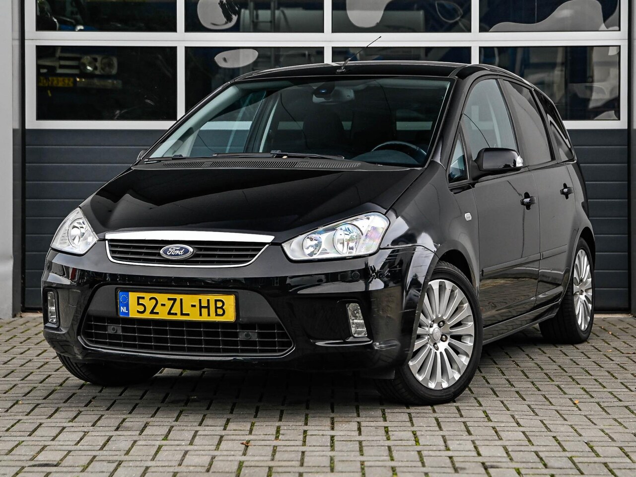 Ford C-Max - 1.8-16V Titanium | Navi | PDC v+a | Climate control | Cruise control | Trekhaak - AutoWereld.nl
