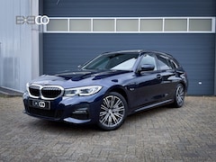 BMW 3-serie Touring - 330e xDrive M-Sport | Laser Pano HUD Leder Stuurverwarming
