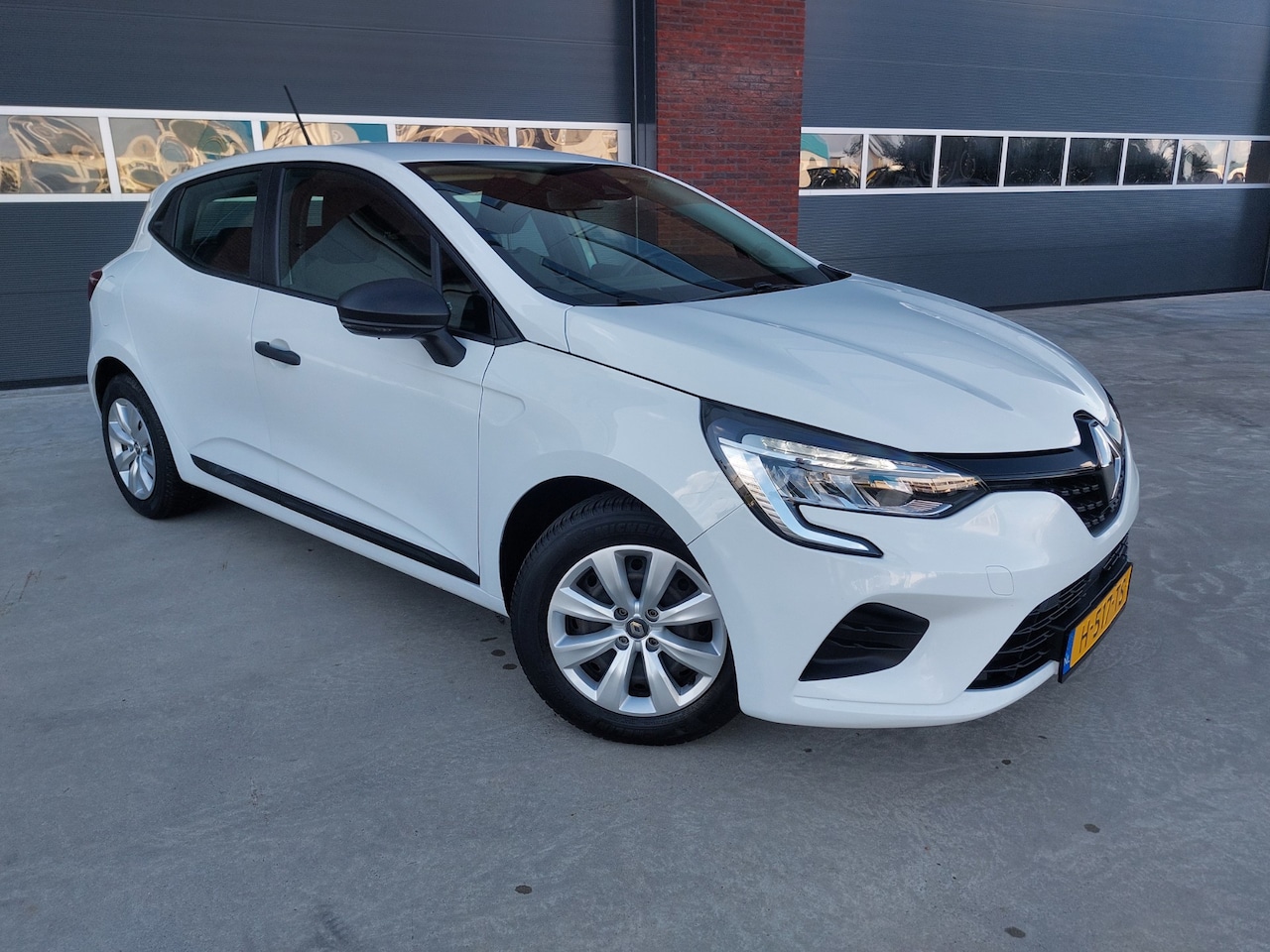 Renault Clio - 1.0 TCe Life 5 deurs Airco Facelift5-2020 - AutoWereld.nl