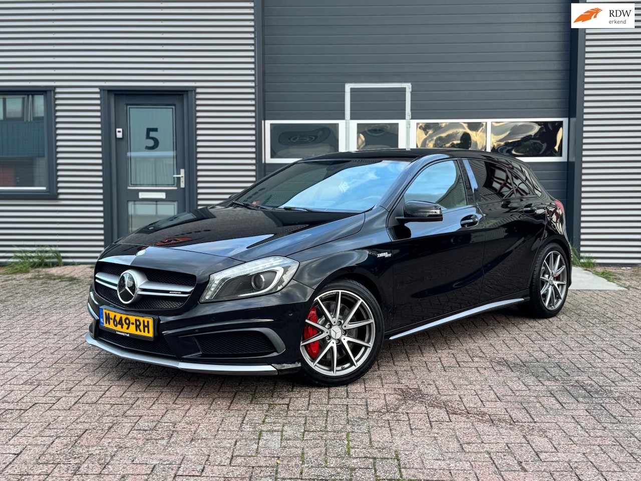 Mercedes-Benz A-klasse - AMG 45 4MATIC 400PK | PANO | NAVI | XENON | LED | SCUIFDAK - AutoWereld.nl