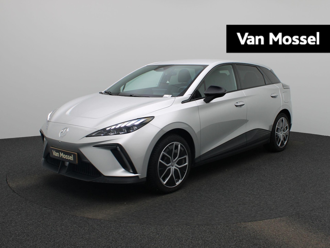 MG 4 - MG4 64 kWh Luxury 204PK | Navigatie | Half-Lederen Bekleding | 360 Camera | Apple CarPlay - AutoWereld.nl