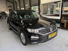 Volkswagen T-Roc - 1.5 TSI DSG Automaat Sport CarPlay Nieuwe Apk