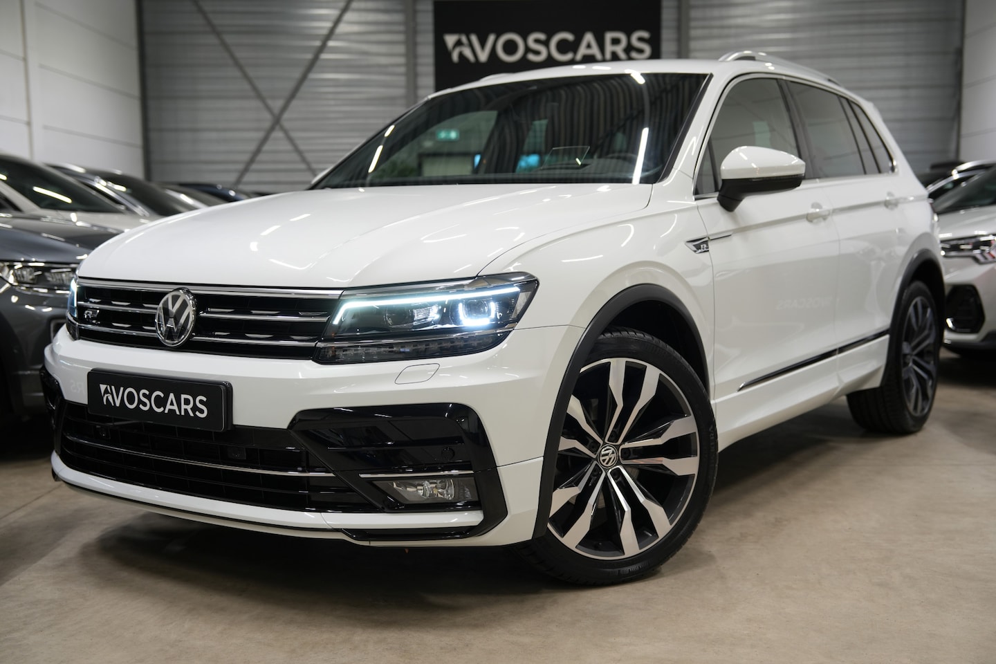 Volkswagen Tiguan - 1.5 TSI 3x R-Line * Virtual - Camera - ACC - Blind Spot - 20" - Head Up * - AutoWereld.nl
