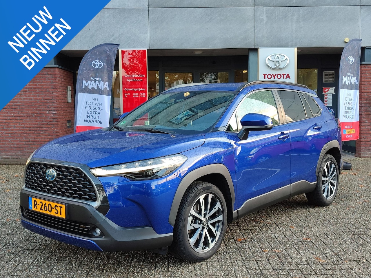Toyota Corolla Cross - 2.0 Hybrid FIRST EDITION 4S-BANDEN STOELVERW BLIND SPOT EL-ACHTERKLEP 18'' LM-VELGEN NAVI - AutoWereld.nl