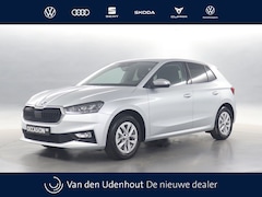 Skoda Fabia - 1.0 TSI 115pk Selection DSG / Navigatie via App Connect / Cruise Control / Parkeersensoren