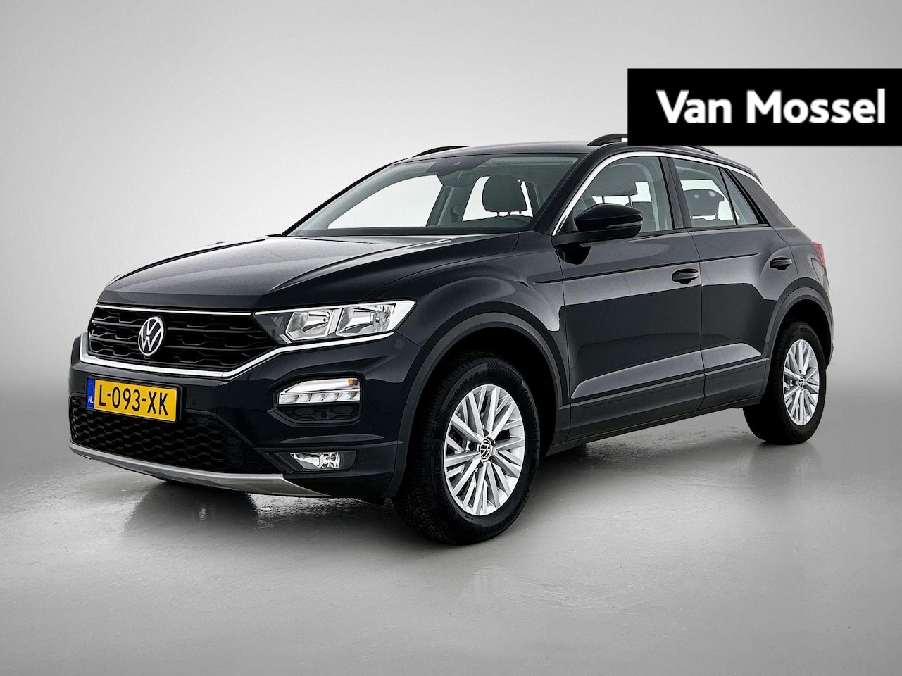 Volkswagen T-Roc - 1.5 TSI Style | 150 PK | Trekhaak | Navigatie | All Season Banden | Parkeersensoren | Airc - AutoWereld.nl