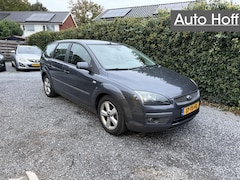 Ford Focus Wagon - 1.6-16V Futura | Airco | Cruise Control | LMV | Elekt. Ramen | Trekhaak | Nieuwe APK