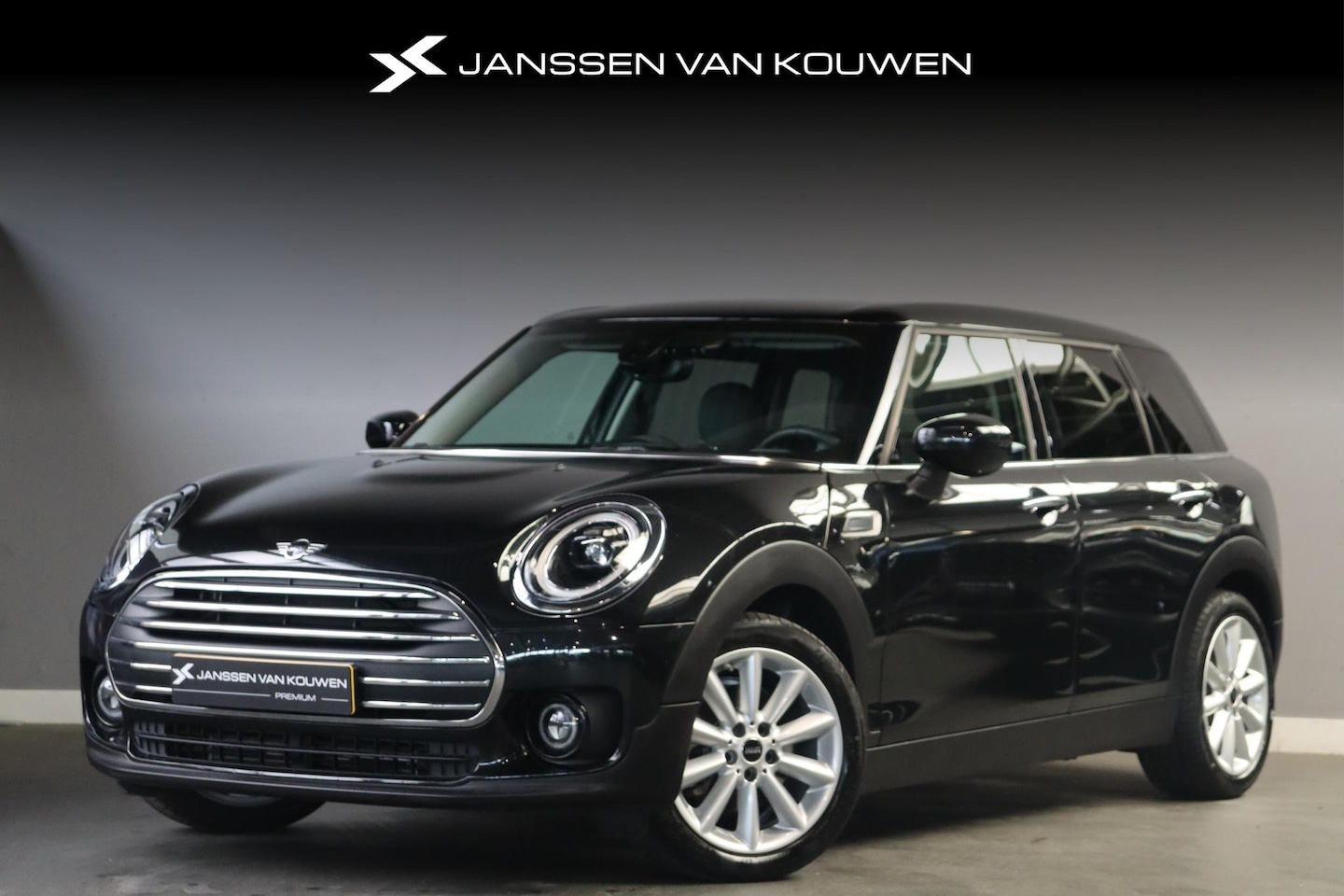 MINI Clubman - Mini 1.5 Cooper Classic Automaat Sportstoelen Stoelverwarming Camera LED Koplampen - AutoWereld.nl