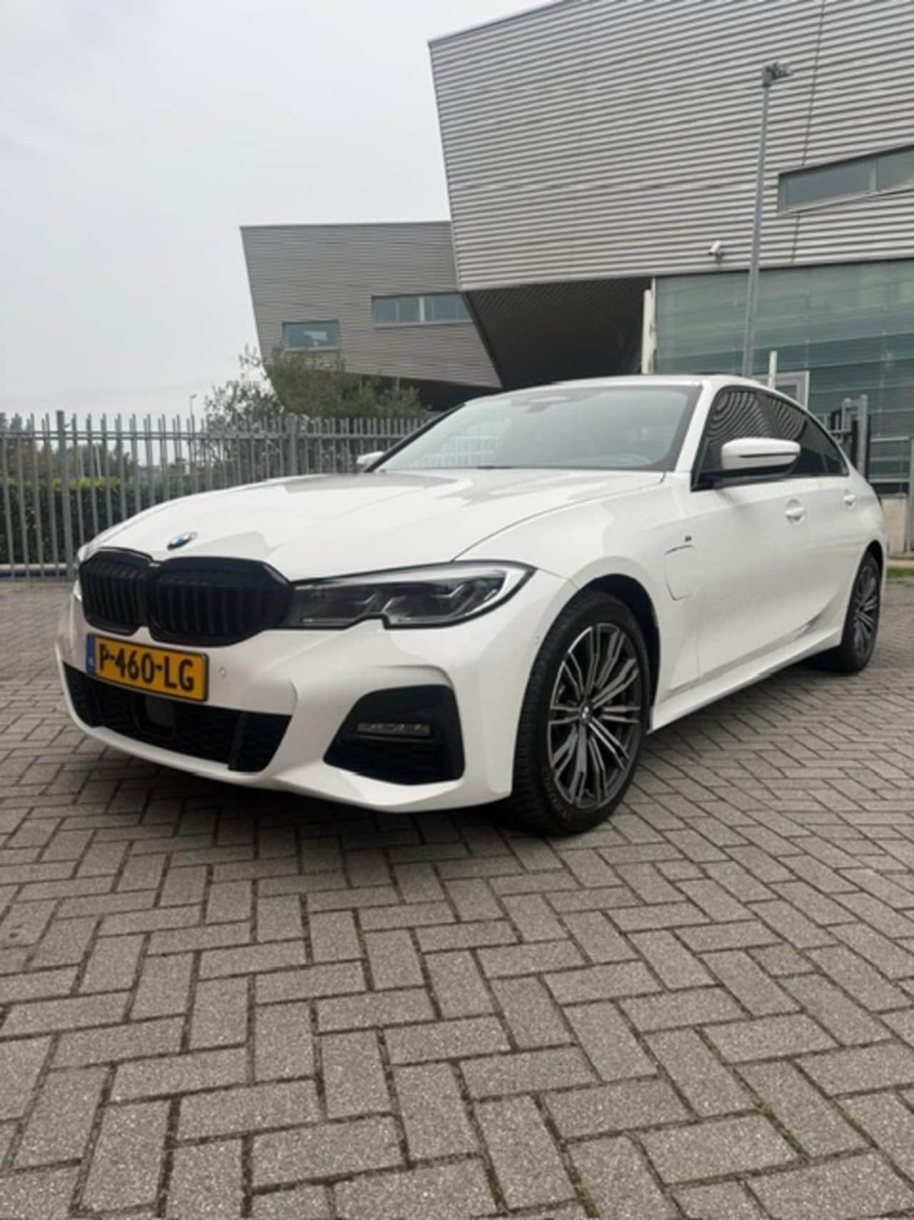 BMW 3-serie - 330e High Executive - AutoWereld.nl