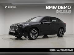 BMW iX2 - eDrive20 67kWh | M-Sport | 19" | Voorbereiding Driving Assistant Plus | Camera | Nu voor 4