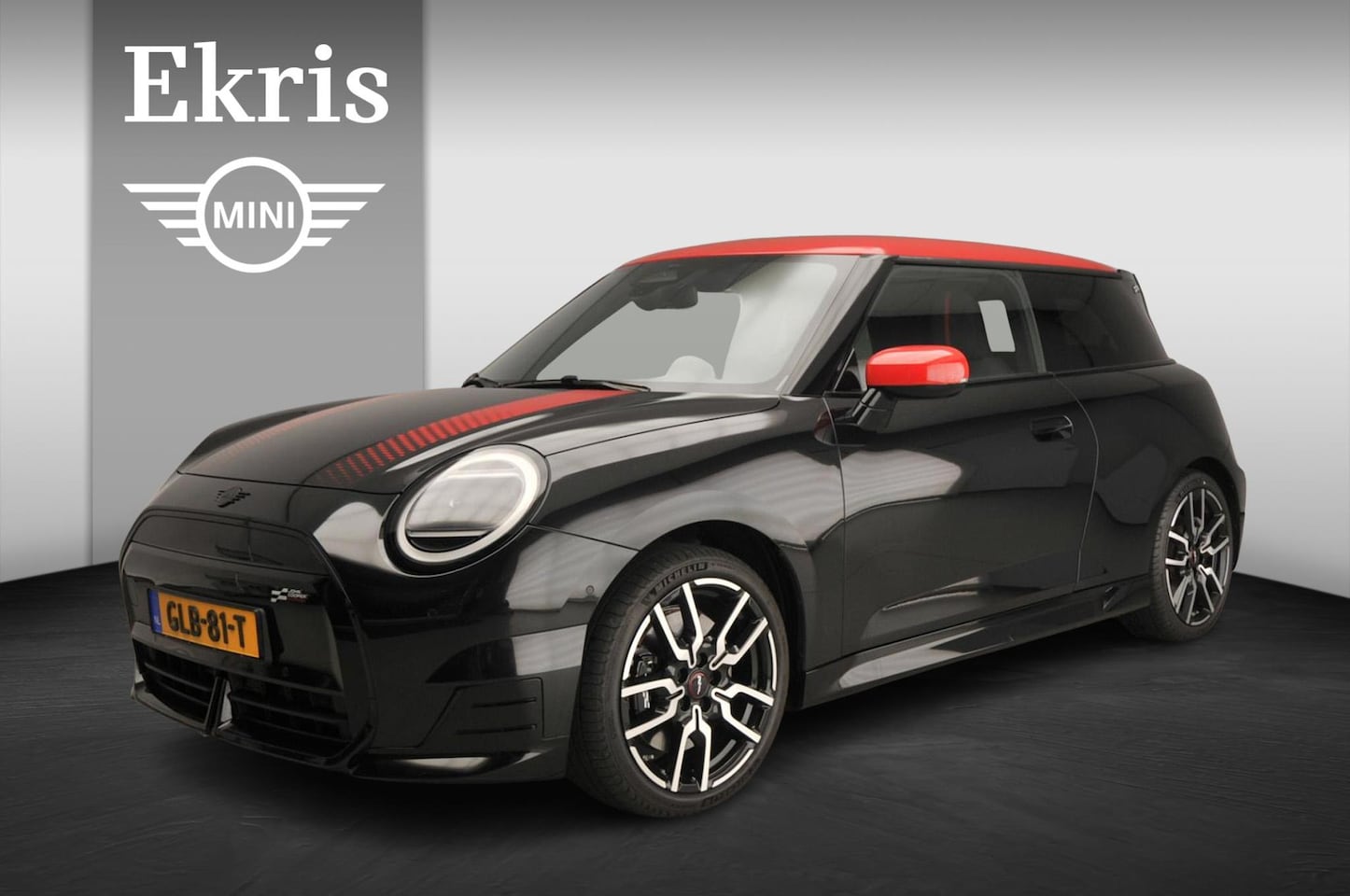 MINI Mini-Electric - 3-deurs Cooper SE John Cooper Works Panoramadak / Head-up / Park assist / JCW Stoelen / Al - AutoWereld.nl