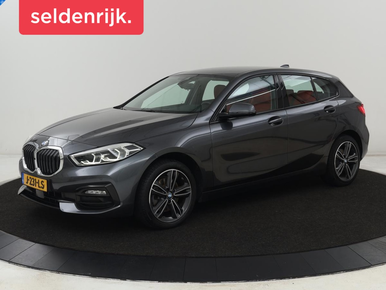 BMW 1-serie - 116d High Executive | Sport Line | Leder | Stoelverwarming | Carplay | Sportstoelen | Navi - AutoWereld.nl