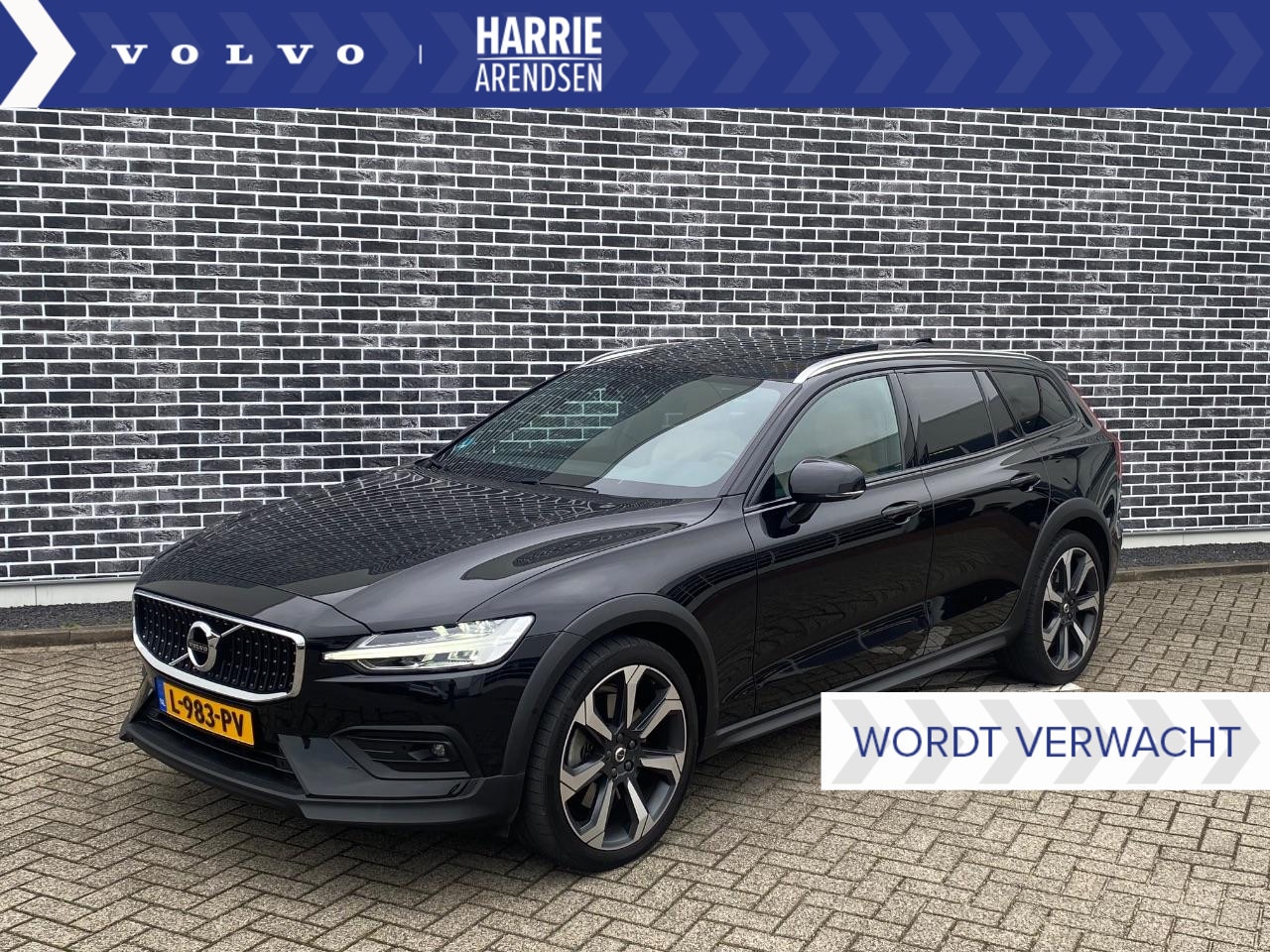 Volvo V60 Cross Country - 2.0 B5 AWD Pro | Trekhaak | Elektrische Stoelverstelling | Adaptieve Cruise Control met St - AutoWereld.nl
