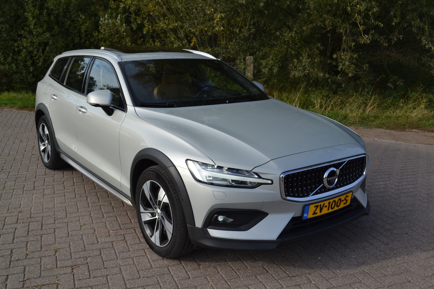 Volvo V60 Cross Country - 2.0 T5 AWD Pro Polestar Engineered NW STAAT - AutoWereld.nl