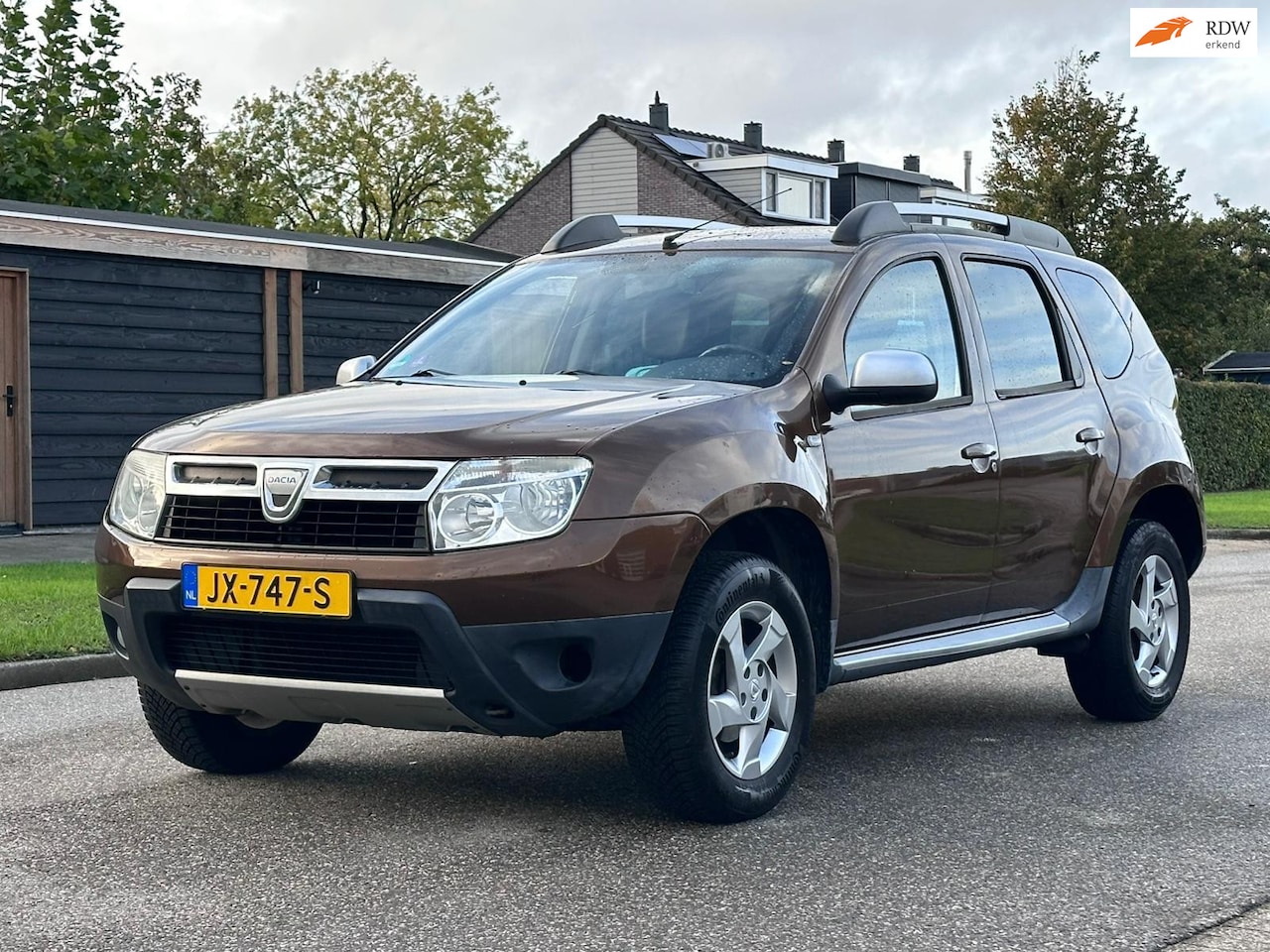 Dacia Duster - 1.6 Aniversare 2wd Airco*Leder*Trekhaak*LM velgen*Parkeersensoren*1e Eigenaar*Dealer onder - AutoWereld.nl