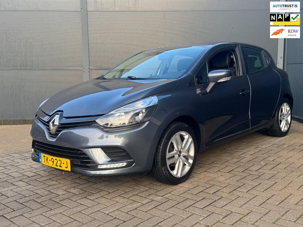 Renault Clio - 0.9 TCe Life / Carplay / Nap / Pdc - AutoWereld.nl