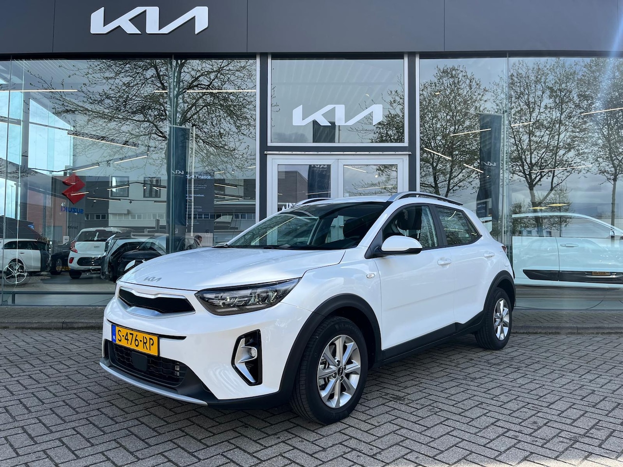 Kia Stonic - 1.0 T-GDi MHEV DynamicLine | Airco | Camera | Bluetooth | Tot 10 jaar Kia-Garantie | - AutoWereld.nl