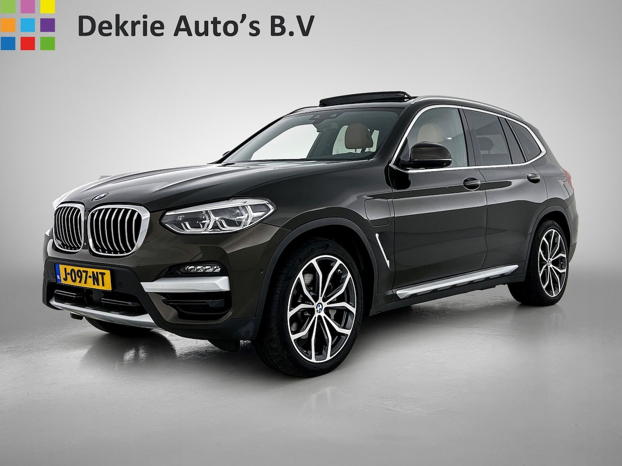 BMW X3 - xDrive30e eDrive Edition Panoramadak / Trekhaak / Leder-Sport / Pdc+Camera / Stoel-Stuurve - AutoWereld.nl