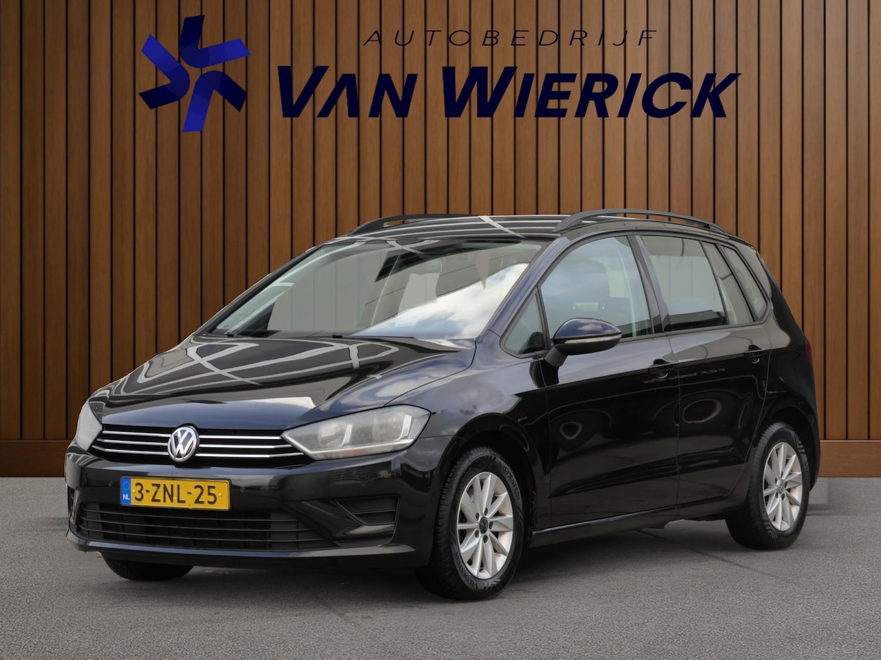 Volkswagen Golf Sportsvan - 1.2 TSI Comfortline 110PK | Cruise | Navi | Trekhaak | Bluetooth - AutoWereld.nl