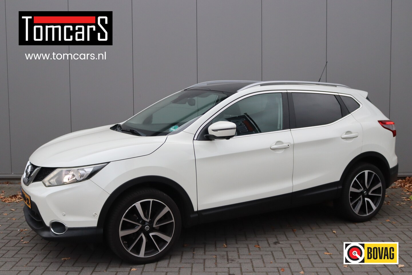 Nissan Qashqai - 1.6DIG-T 163PK Tekna Trekhaak-1500KG/Leder/Pano-dak/Winter-pack - AutoWereld.nl