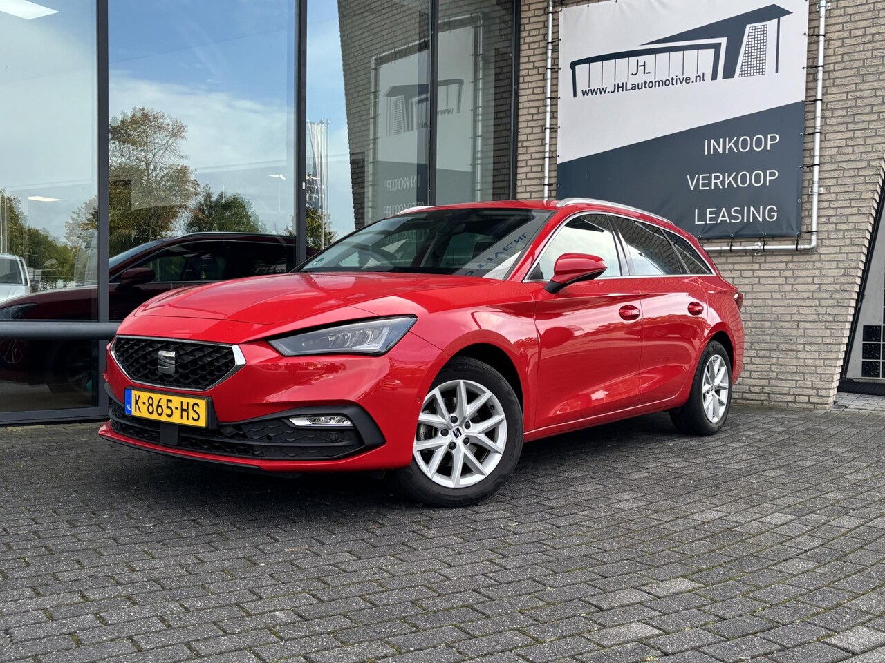 SEAT Leon Sportstourer - 1.5 eTSI Style Launch*AUTOM.*ACC*HAAK*ECC*CARPLAY* - AutoWereld.nl