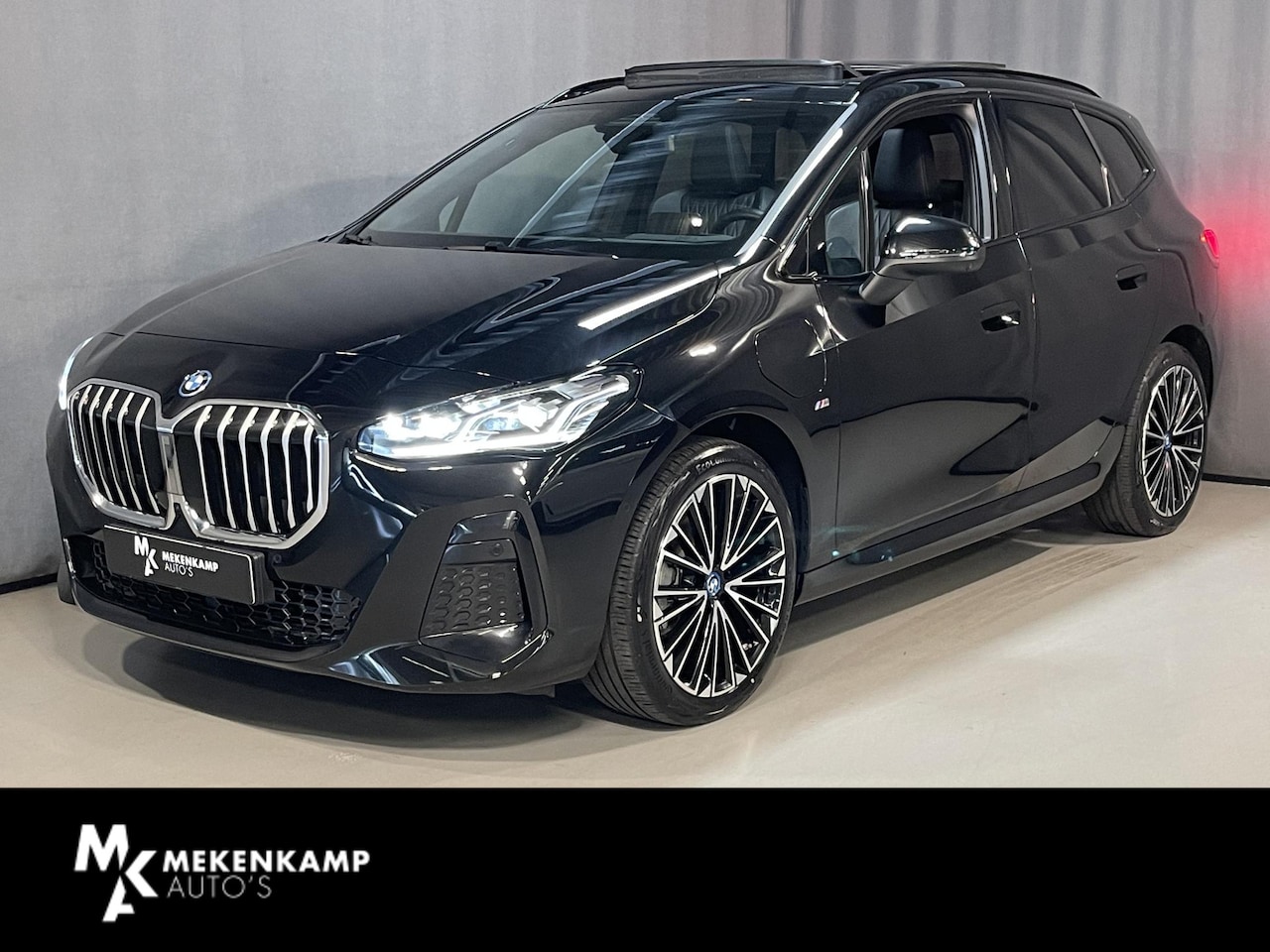 BMW 2-serie Active Tourer - 225e xDrive M Sport 19"/Leder/Panoramadak/Stoel + stuurverwarming/Harman Kardon/360 camera - AutoWereld.nl