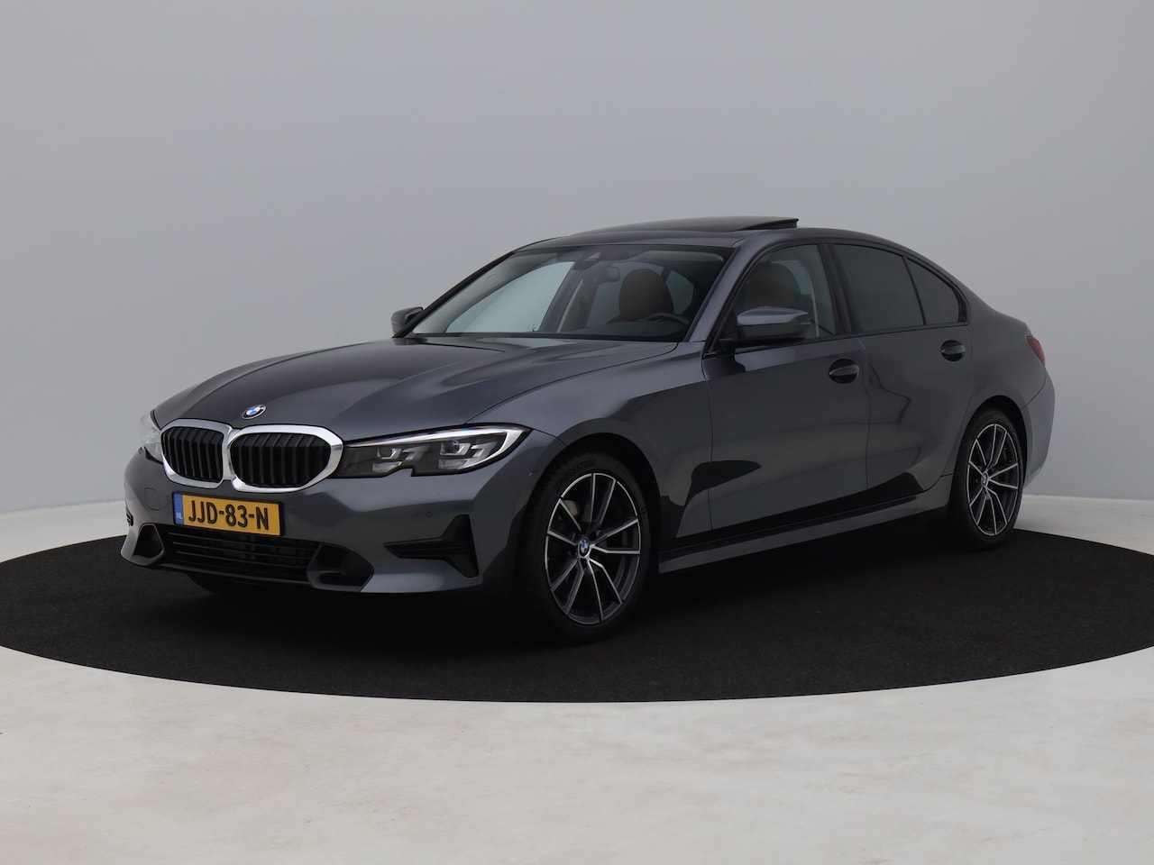 BMW 3-serie - 320i Business Edition Plus Sport | SCHUIFDAK | CARPLAY - AutoWereld.nl