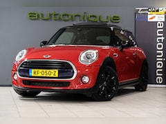MINI Cooper - 1.5 Serious Business Panodak/org.NL