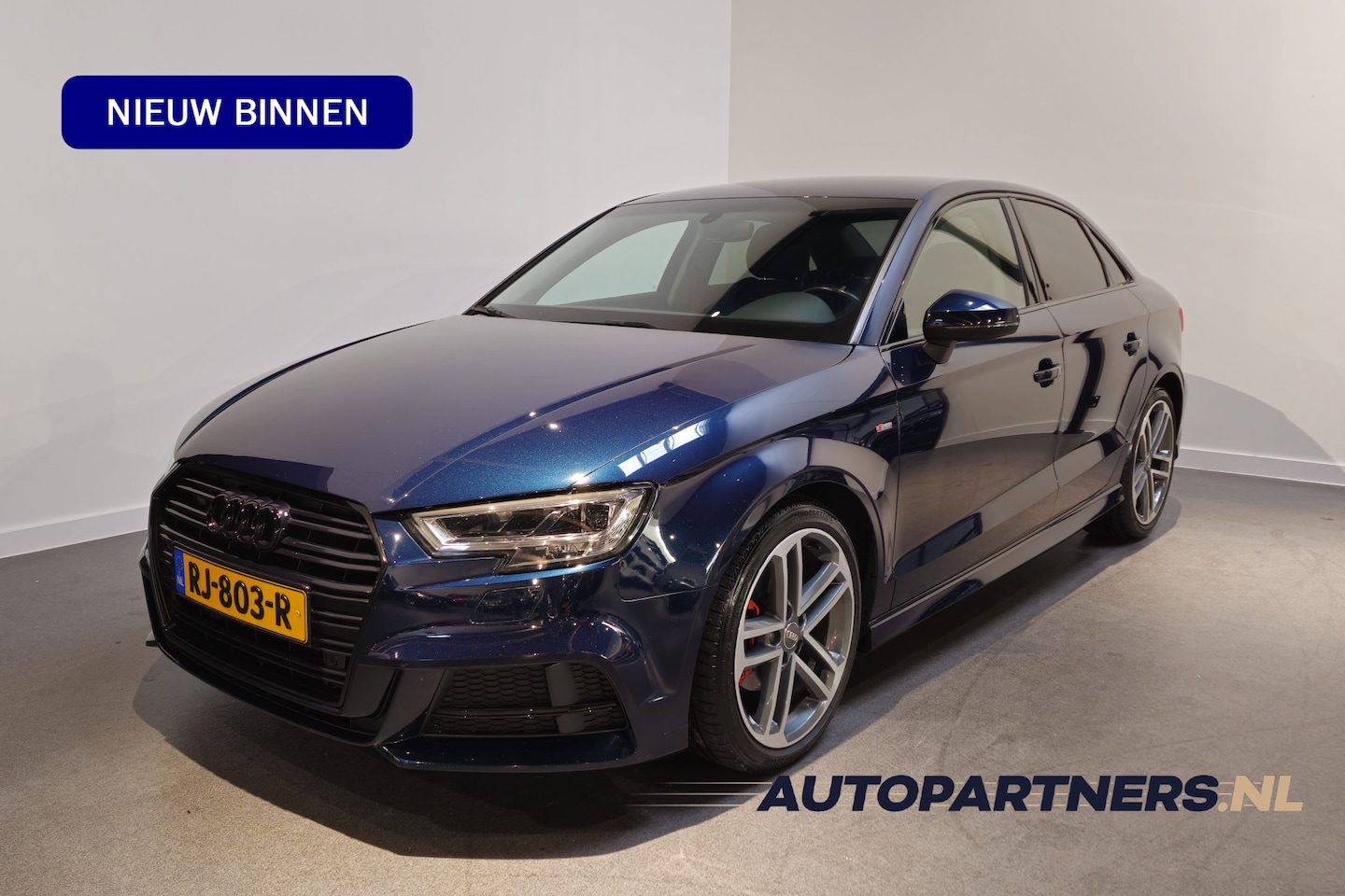Audi A3 Limousine - 1.0 TFSI Sport S Line Edition - Stoelverwarming - Keyless - LED - Inklapbare trekhaak - AutoWereld.nl